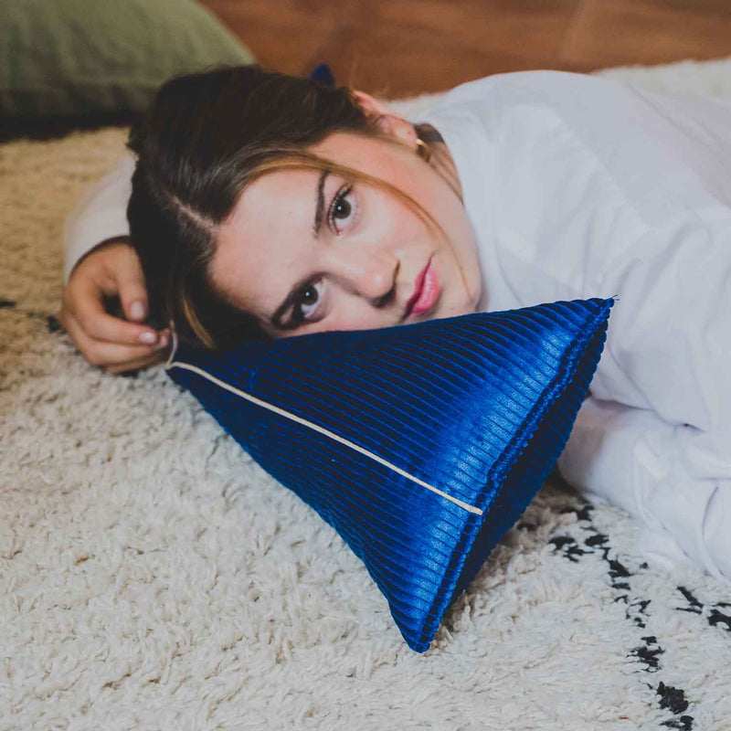 Coussin repose tête et de décoration · ƩPICUR Poséidon